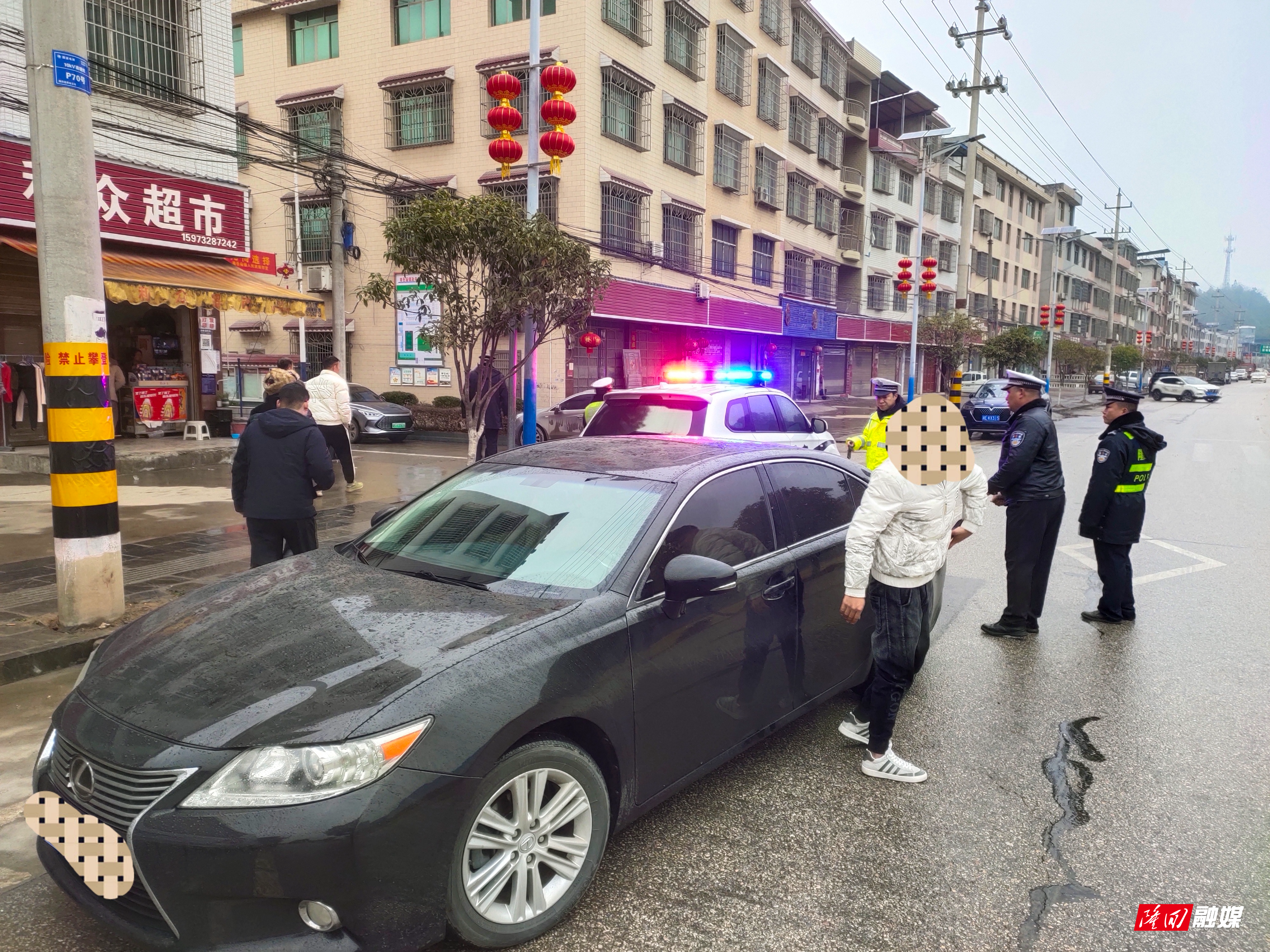 03南岳庙镇春节期间开展毒驾治理行动.jpg 03南岳庙镇春节期间开展毒驾治理行动.jpg