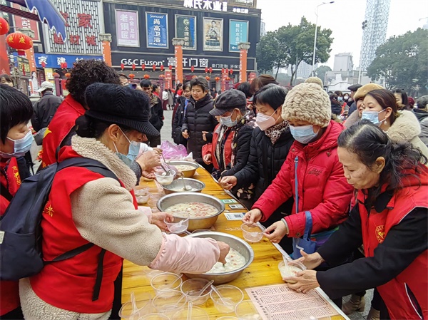 图五“生育关怀·情暖元宵”－2023年阳光苑社区“我们的节日·元宵”主题活动元宵佳节喜乐会现场。.jpg