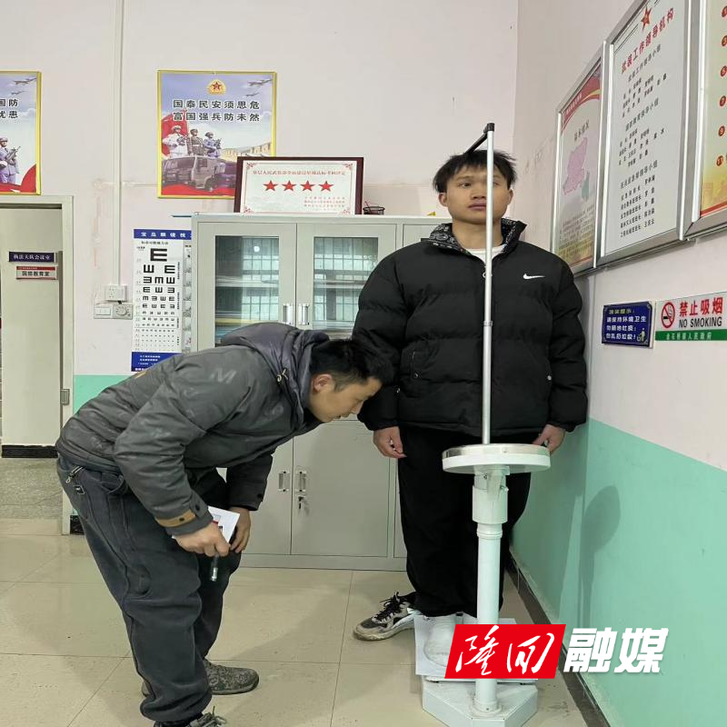 呃呃呃.jpg