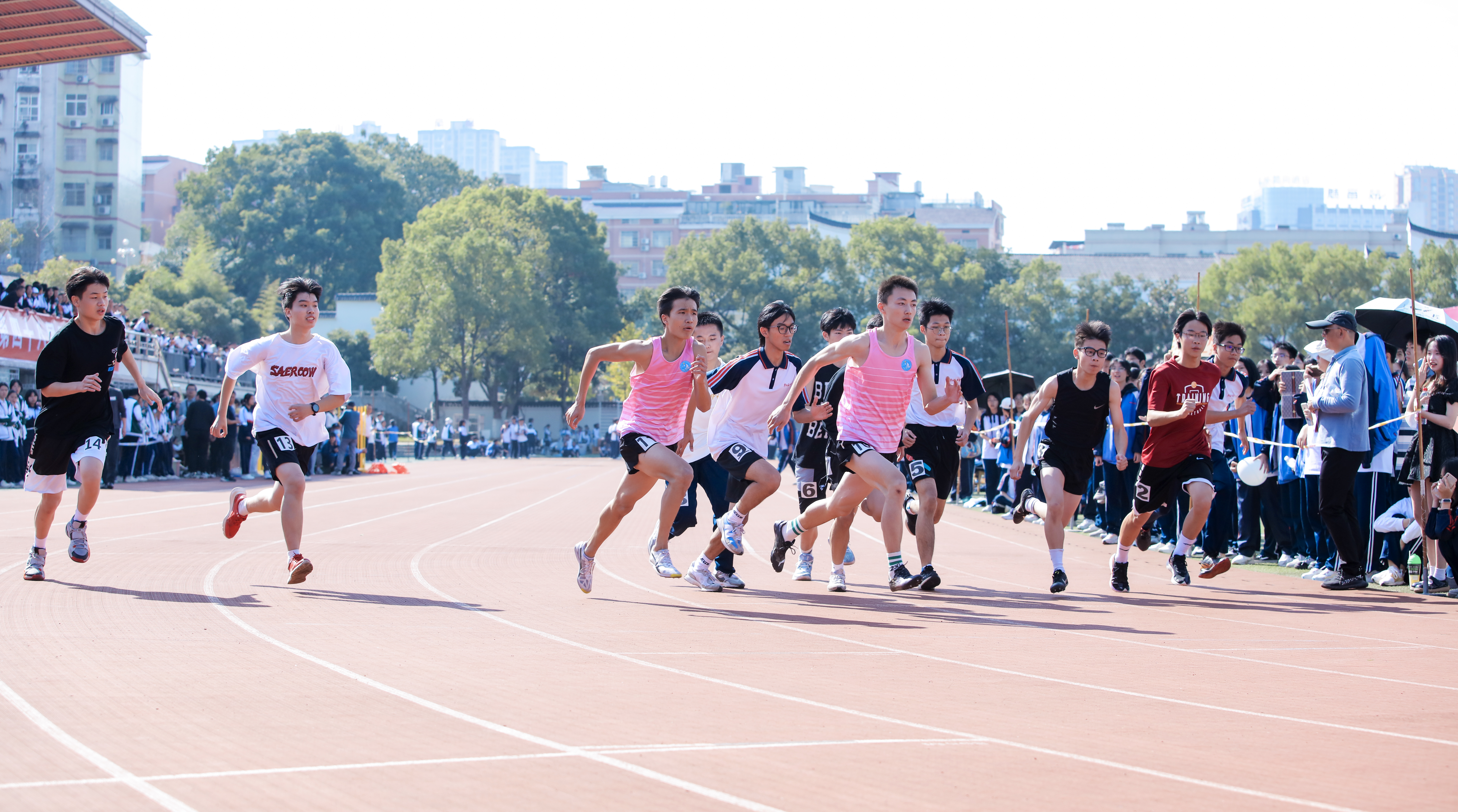 平江一中学生参加运动会3.jpg