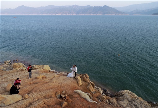 “郴州，一個有愛的地方”,，2月14日的湖南日報頭條重磅推薦