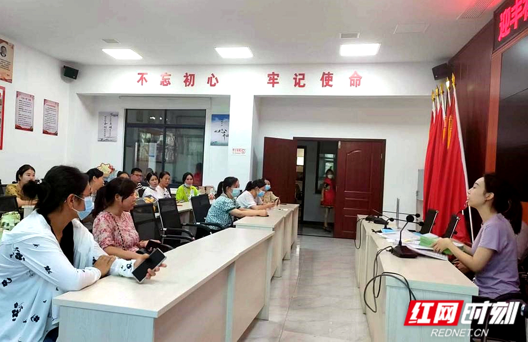 周江瑶志愿活动图2.jpg
