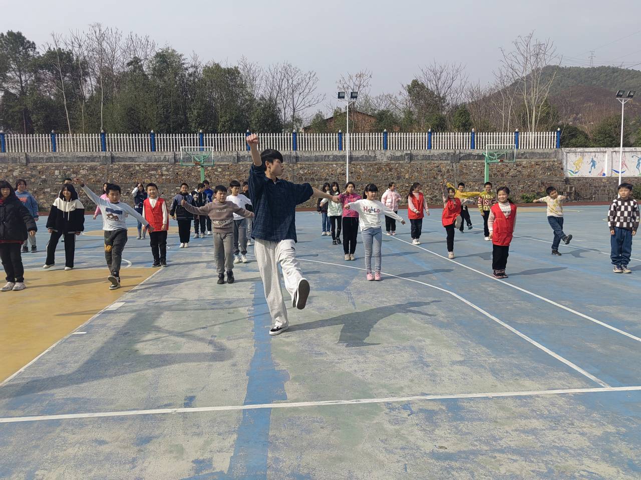 2.21市文化馆乡村振兴文化志愿服务活动走进韶山乡城前学校1.jpg 2.21市文化馆乡村振兴文化志愿服务活动走进韶山乡城前学校1.jpg