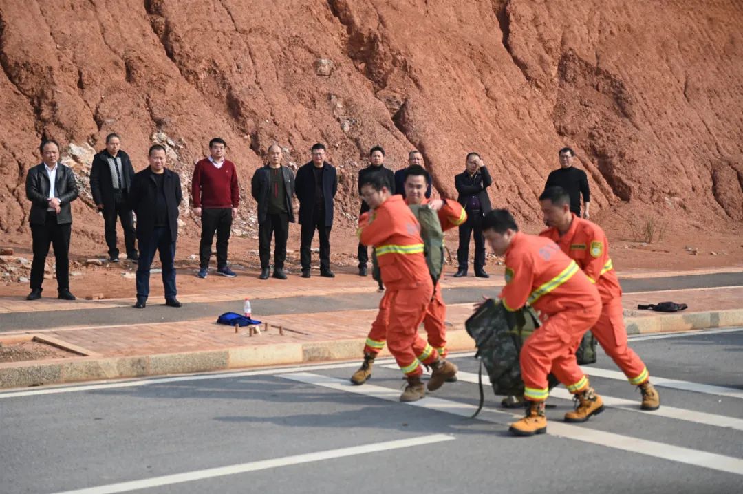 问做法寻经验，新邵考察团到蓝山县考察学习(图2)