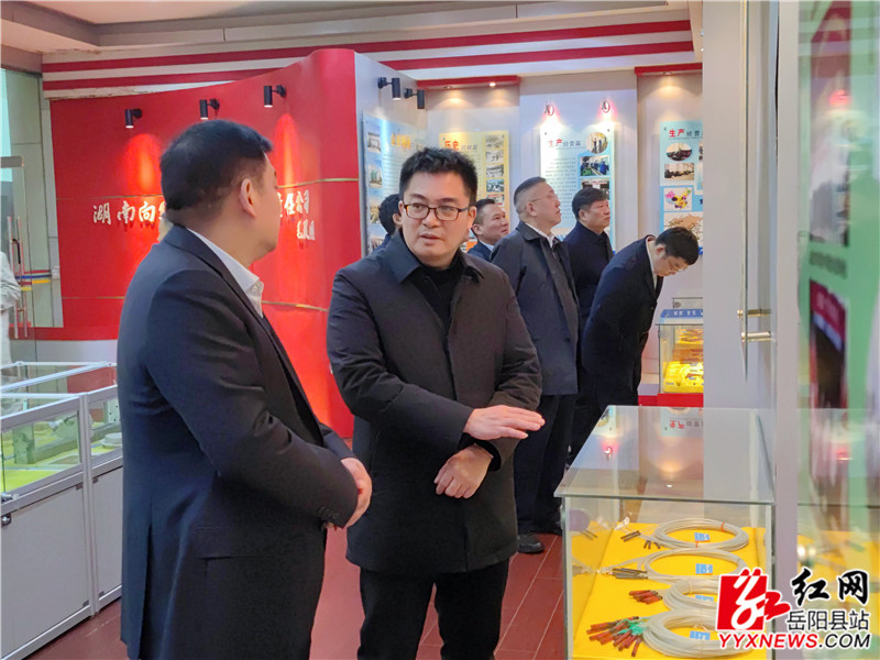 了解向红设备产品情况_副本.jpg
