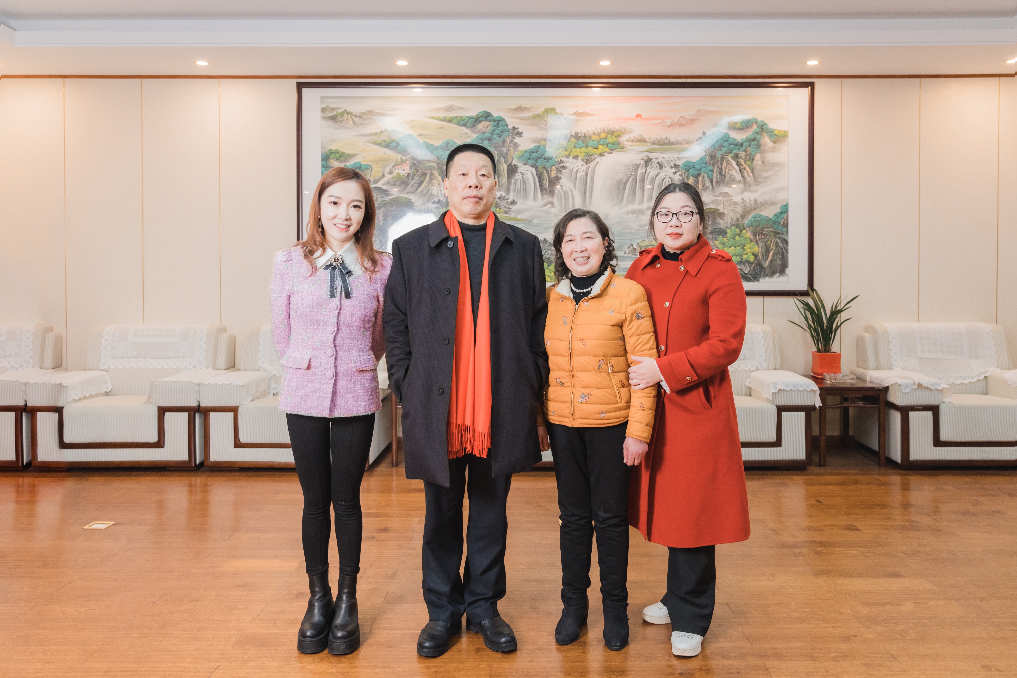 尹国杰家庭照片.jpg