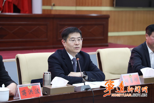 【聚焦两会】胡勇刚参加政协第一联组讨论2_副本500.jpg
