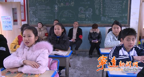 【代表风采】曹俊：倾心育人  用心履职3_副本500.jpg