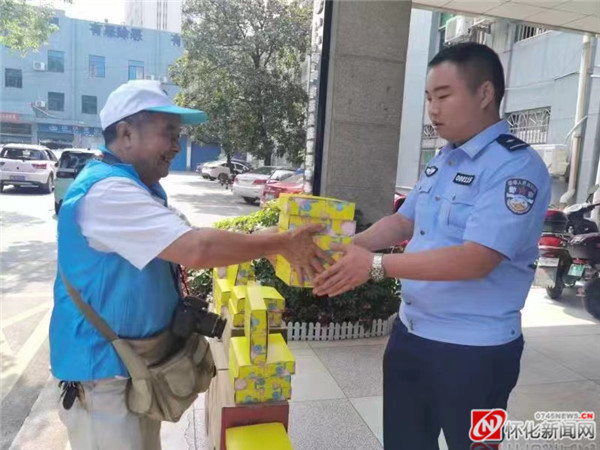 李初容：古稀之年做公益 志愿服务不停歇