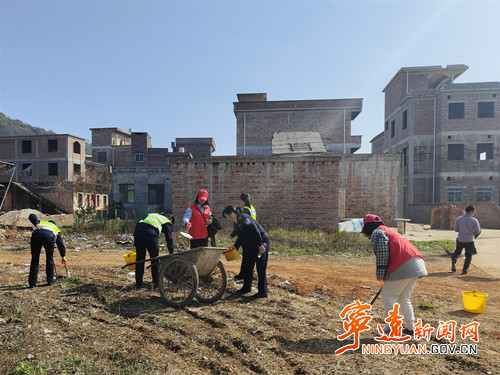 宁远：弘扬雷锋精神 彰显巾帼担当_副本500.jpg