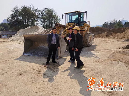 宁远：“打非治违”不松懈   联合执法再亮剑_副本500.jpg