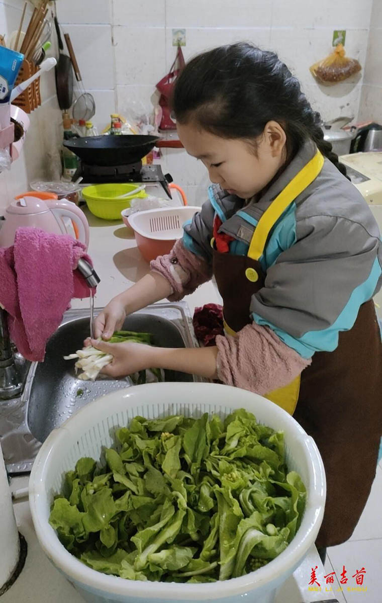 乾城小学：恒时学雷锋 道德树新风2.jpg