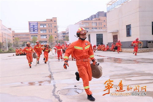 宁远县多部门联合开展森林防火以水灭火装备技能考核_副本500.jpg