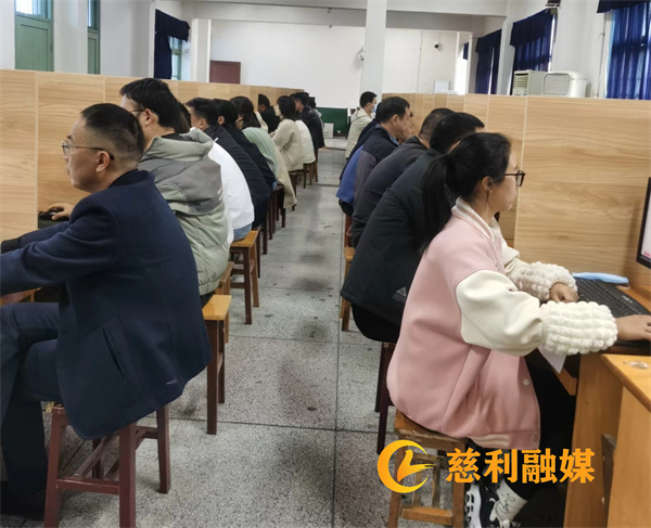 考生.jpg 考生.jpg