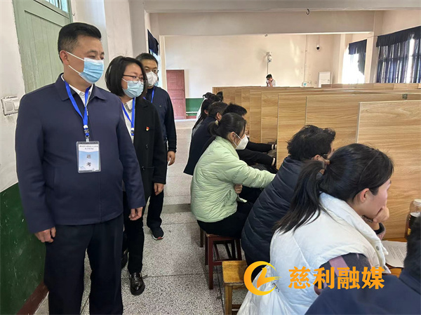 李县长巡查.jpg 李县长巡查.jpg