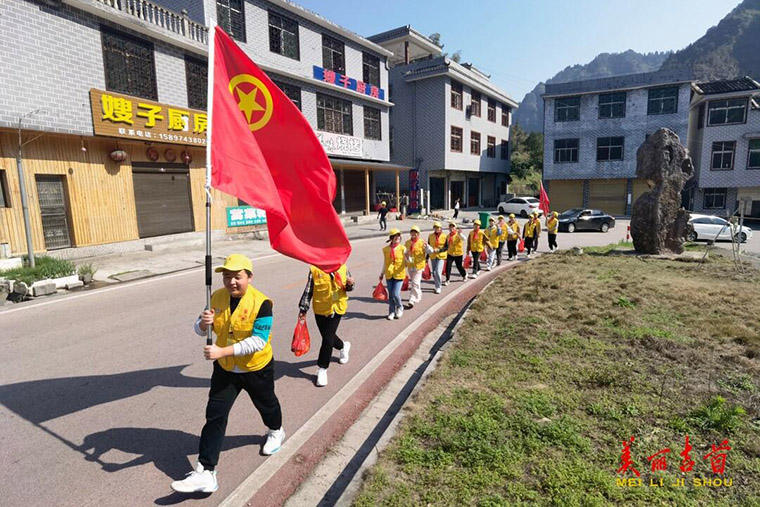 春日“学雷锋” 情暖敬老院2.jpg