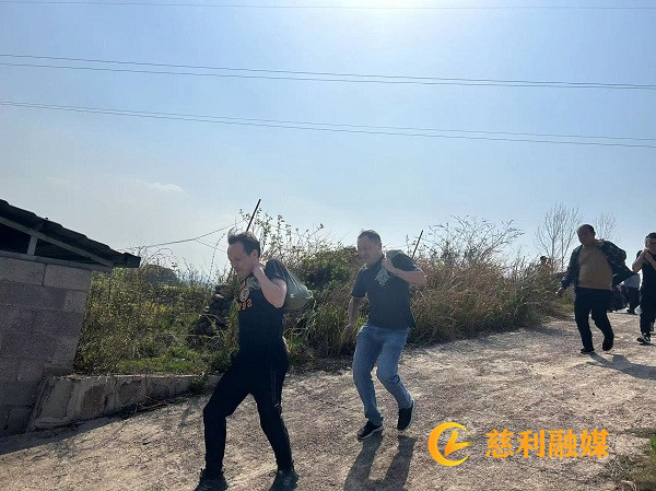 d827ce52dff457a2833fec32edd7f62.jpg d827ce52dff457a2833fec32edd7f62.jpg