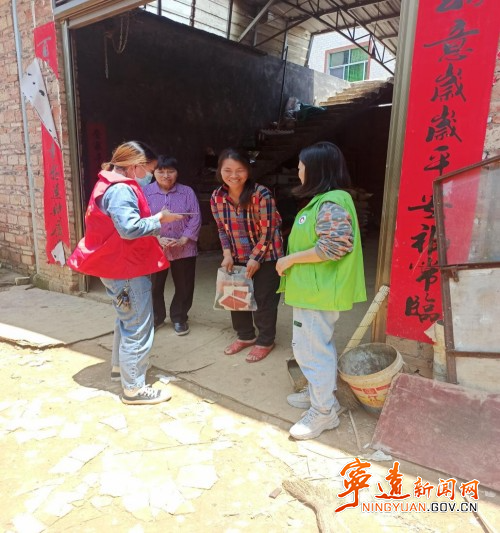 宁远：开展交通安全宣传  保障村民生命安全_副本500.jpg