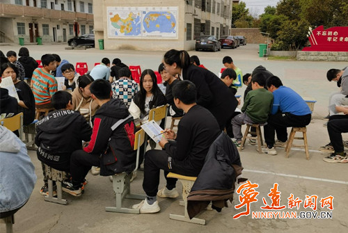 宁远：推动法治建设  提高未成年人法治意识2_副本_副本500.jpg