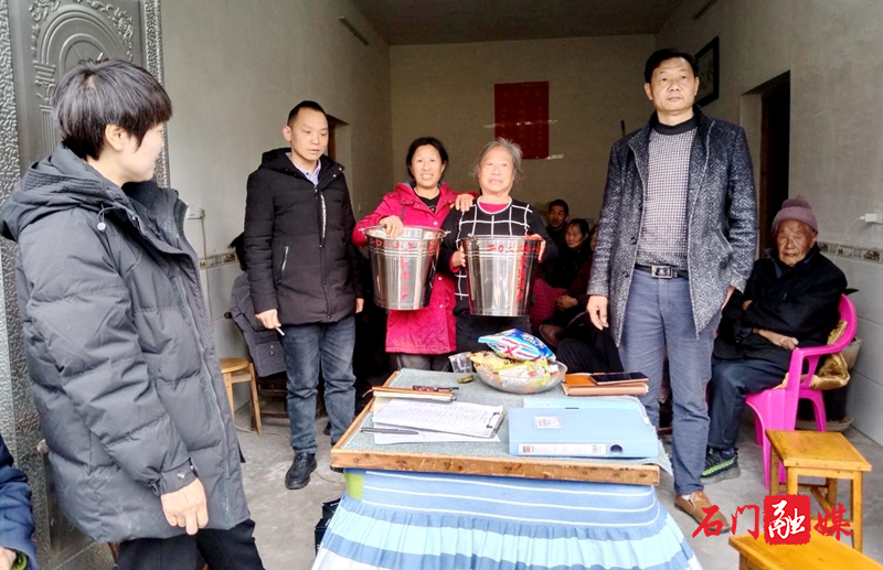 小屋场会里的大民生2.jpg 小屋场会里的大民生2.jpg