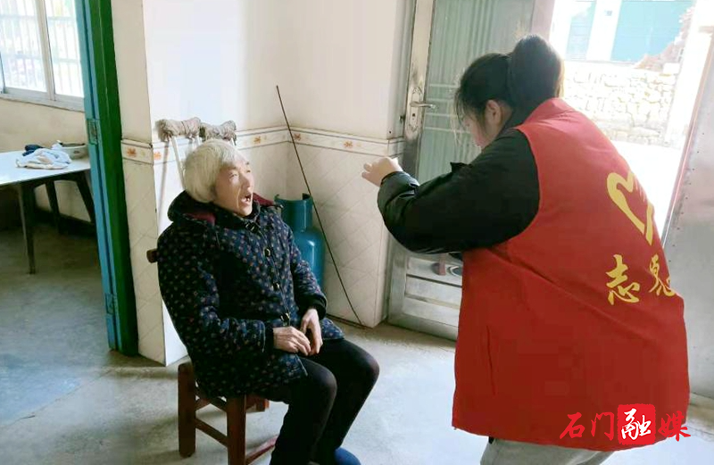 磨市镇：贴心服务解民忧，养老认证暖人心2.jpg