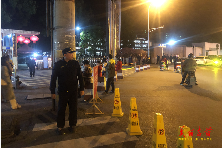 乱停乱放不可取！吉首城管多措并举助文明“归位”2.png