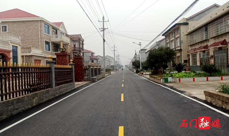 易家渡镇：建好农村路，跑出乡村振兴“加速度”2.jpg