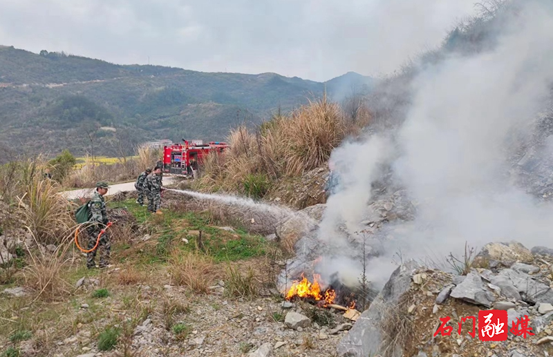 新铺镇：开展森林防灭火演练，防火于未“燃”1.jpg