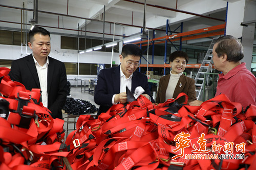 胡勇刚深入园区调研民营企业发展工作2_副本500.jpg