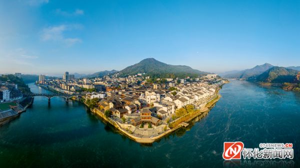 沅水与巫水的交汇处，留存下一座千年古城——洪江古商城。（怀化日报全媒体记者 潘雨 摄）