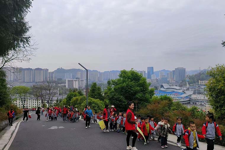 吉首：铭记历史守养清廉9.jpg