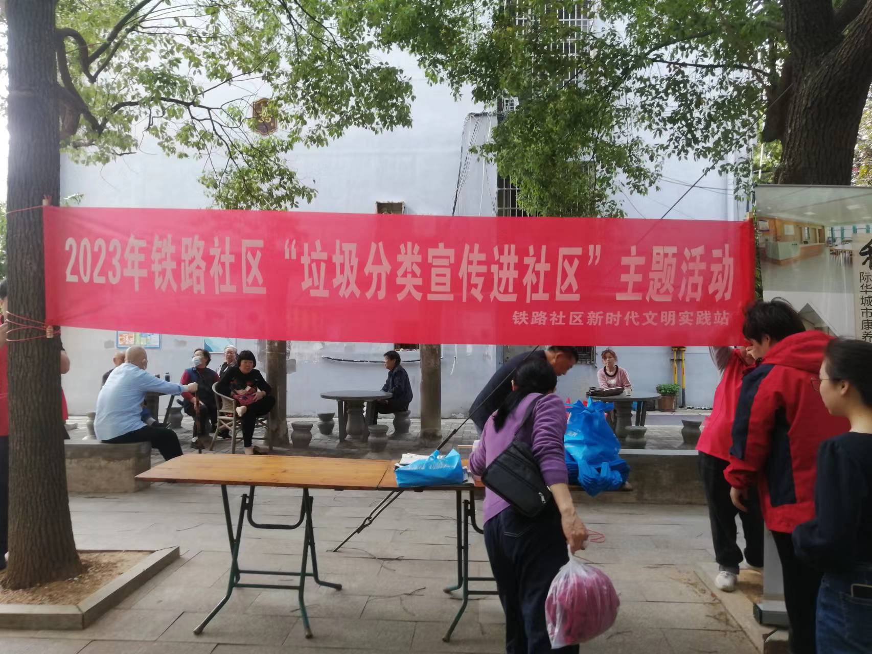 80d438bade344ab0615ebc25447bd01.jpg