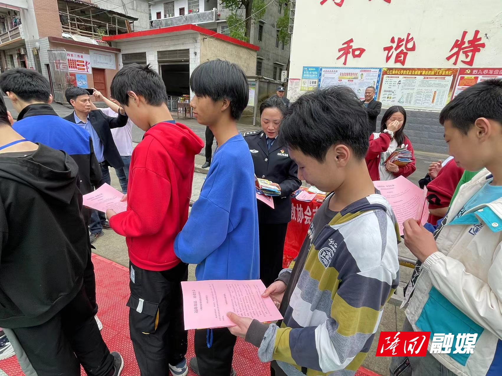 b1c335dbaf49d6afb01b94636d33a42.jpg b1c335dbaf49d6afb01b94636d33a42.jpg