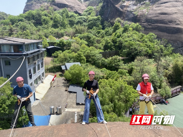 图六高空三项拓展项目。.jpg