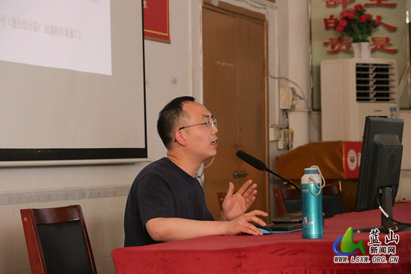 蓝山二中优秀校友雷啸回母校讲学2.jpg