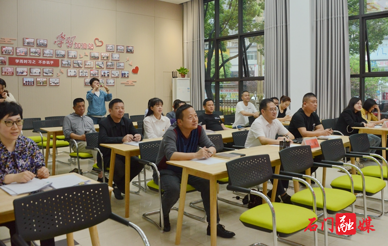 县融媒体中心开展党的二十大精神知识竞赛活动2_副本.jpg