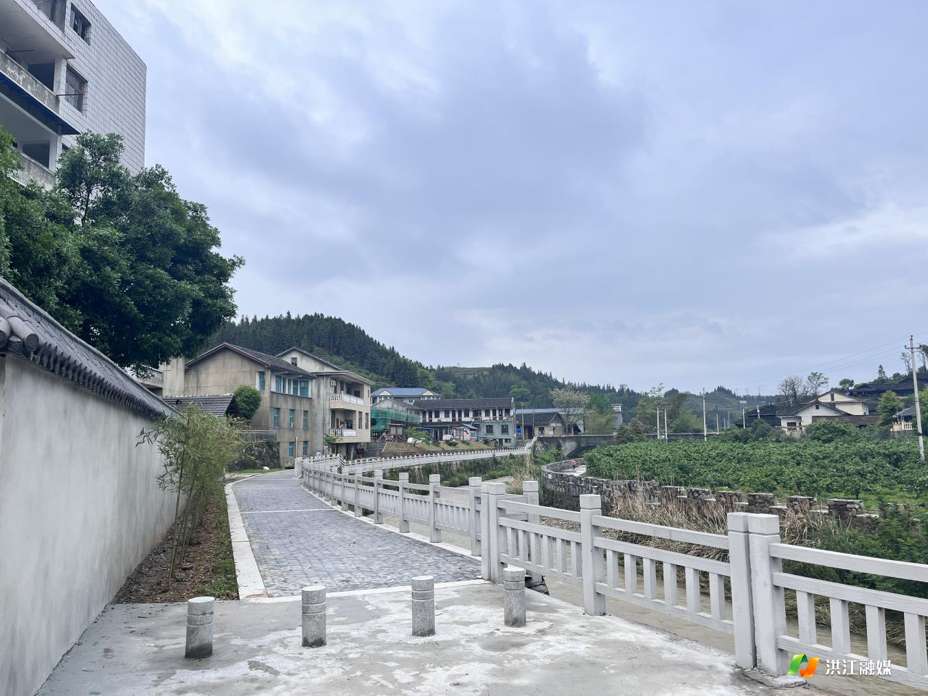 下载 (2).jpg
