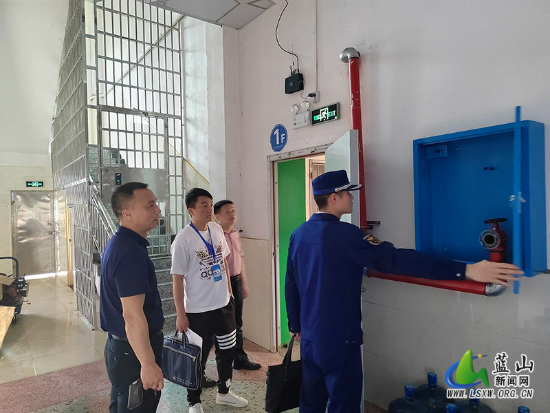 蓝山县卫健局全面开展医院消防安全专项检查整治工作.jpg 蓝山县卫健局全面开展医院消防安全专项检查整治工作.jpg