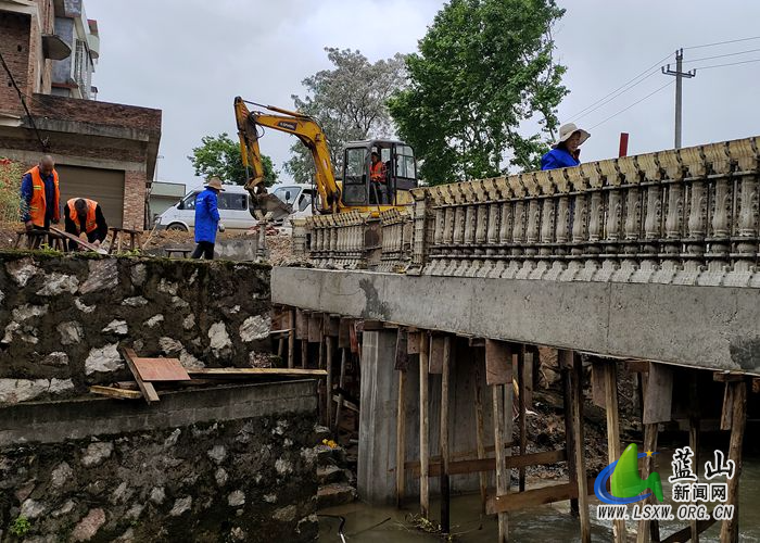 多措施开展道路隐患整治1.jpg 多措施开展道路隐患整治1.jpg