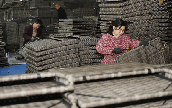 Lanshan County Develops Rattan Furniture Industry