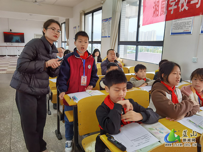 城北湘威学校、犁头中小：“同课异构”展风采 合作教研促成长2.jpg