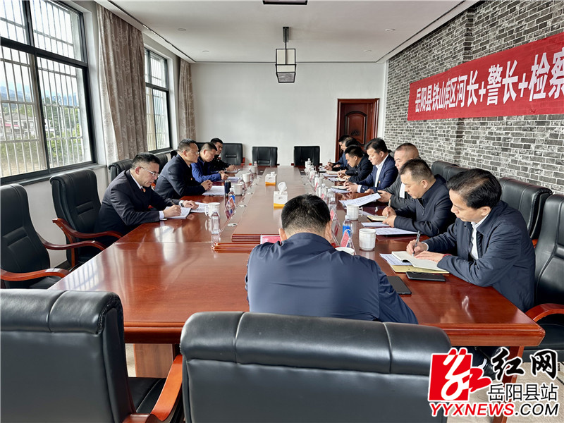 座谈会.jpg