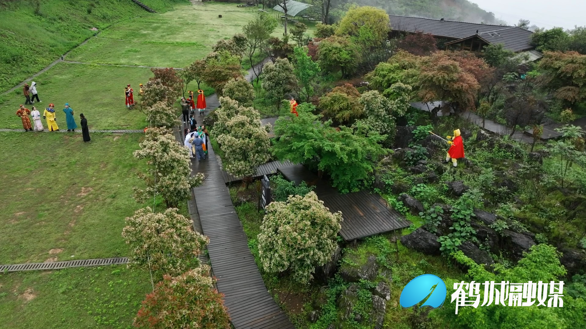 怀化大峡谷景区：“沉浸式变装秀” 让游客体验传统艺术文化（半成品）.mp4_20230428_160132.982.png