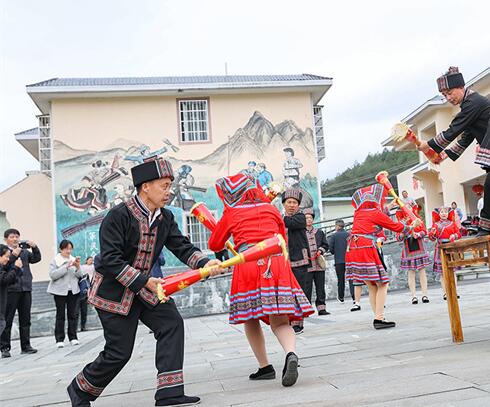 Long Drum Dance Performed to Promote Yao Culture