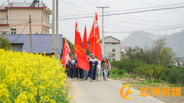 慈利县第一中学第四届师生五十华里远足活动2.jpg