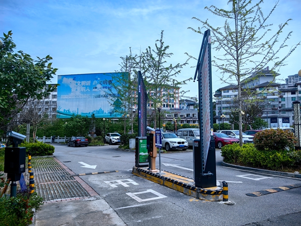 通道：迎“五一” 打造一流安全服务 (4).jpg