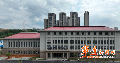 宁远：政务大厅迁“新”家  群众办事更方便_副本500.jpg