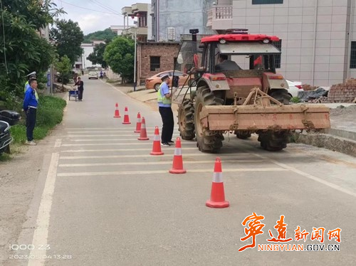 宁远乡镇开展2023年春季农机安全生产专项联合执法检查_副本500.jpg