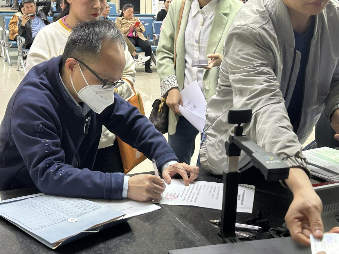 望城不动产首笔“带押过户”成功落地__望城新闻网