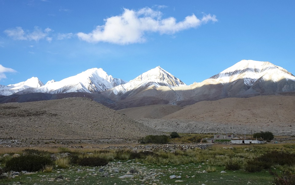 mountain-7516648_960_720.jpg